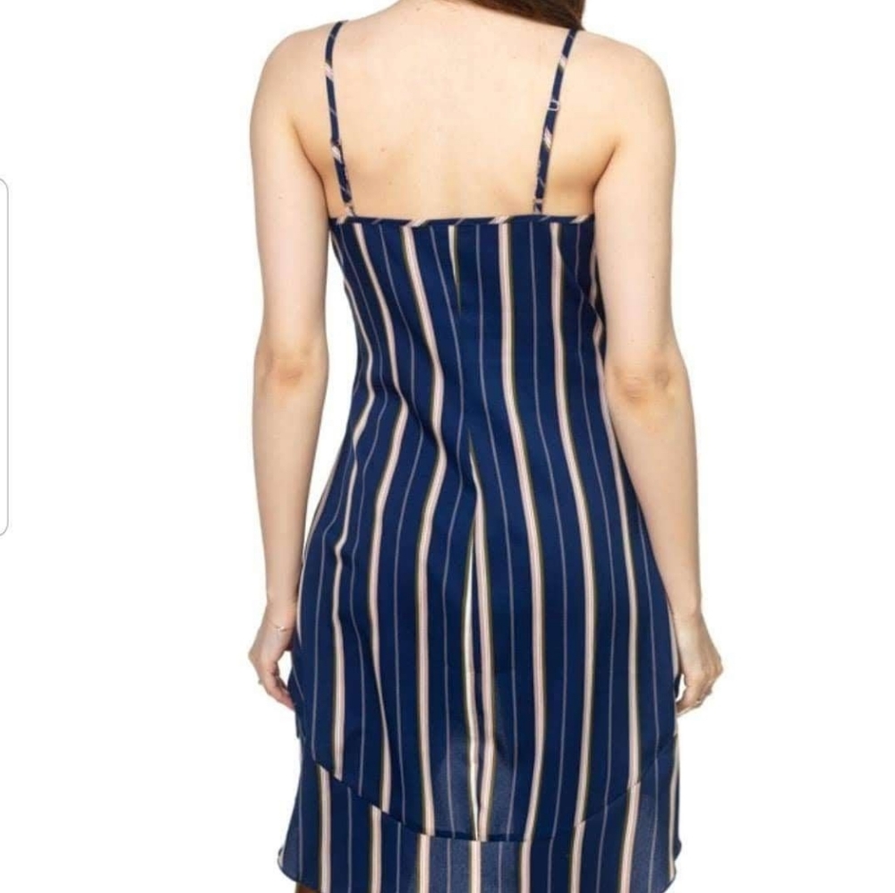 Sleeveless Ruffle High-Low Shirt - Picture 3 of 3